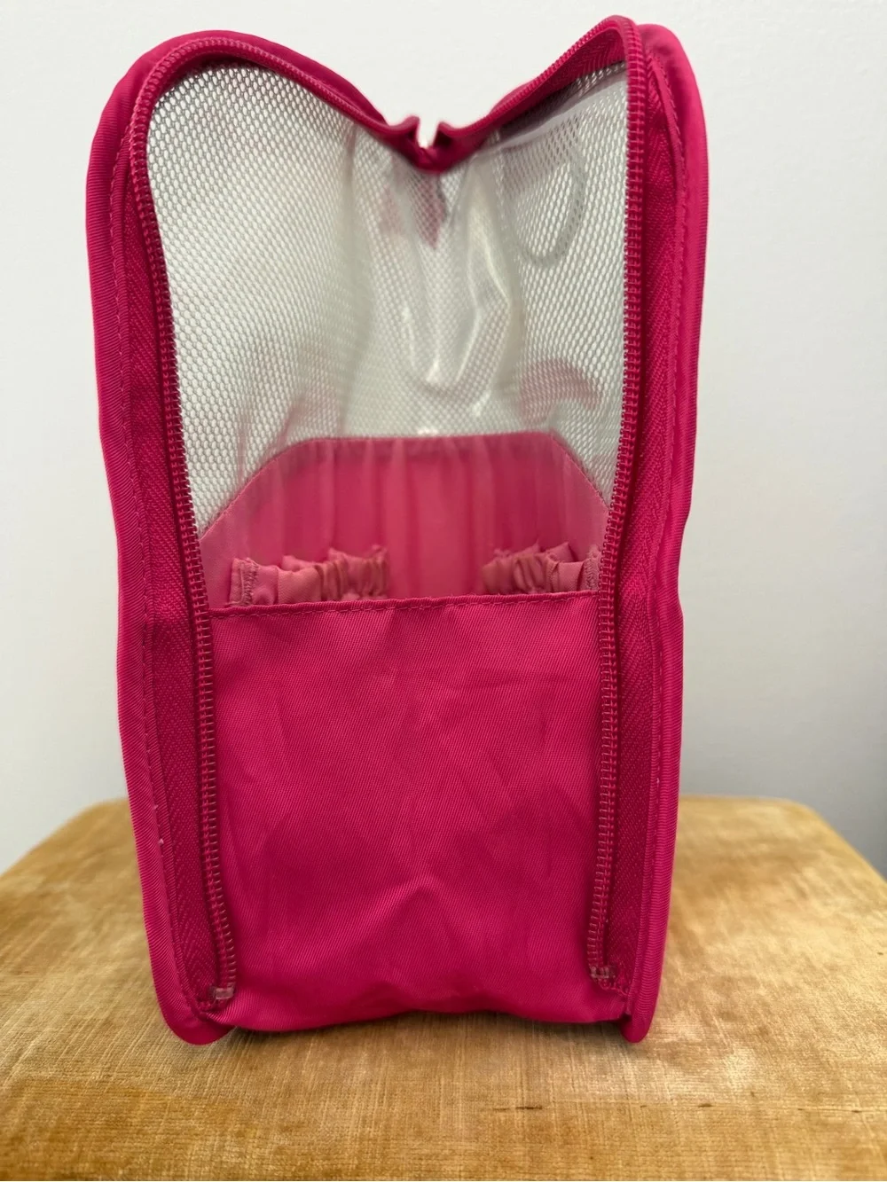 Lug Canoe Make-up brush travel case